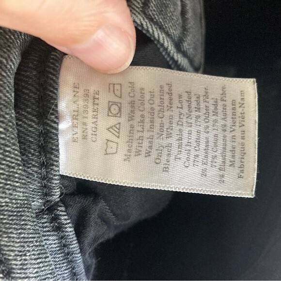 Everlane Women’s cigarette straight leg faded black gray jeans size 28 regular! - Picture 11 of 11